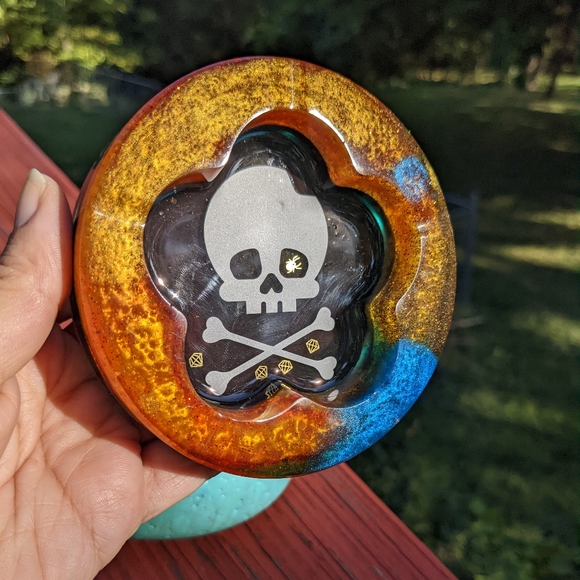 ๐SOLD๐Skull Ashtray Resin Art Handmade Orange Skulls Spider Halloween Art - Picture 7 of 11